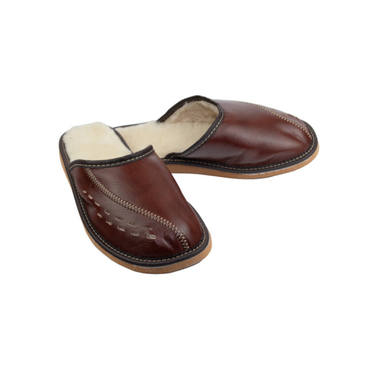 Kryte ciemno brązowe, ocieplane pantofle męskie, kapcie męskie z futerkiem